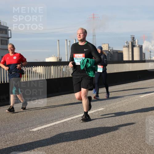03.10.2025 - Köhlbrandbrückenlauf Lena Gebhardt http://msf.ph/oto/9080953 03.10.2025 10:04:02 Position 2 2872 meine-sportfotos.de