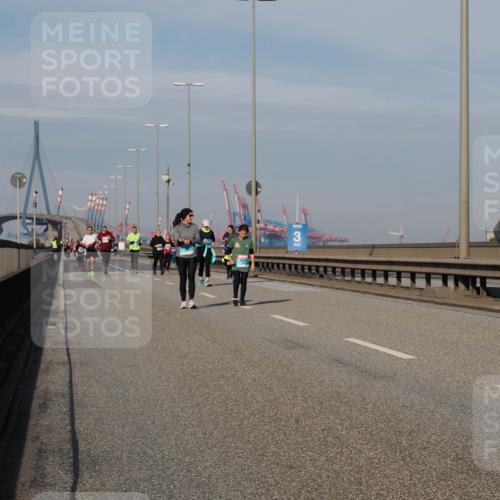 03.10.2025 - Köhlbrandbrückenlauf Fabian Wolf http://msf.ph/oto/9080956 03.10.2025 10:17:46 Position 3  meine-sportfotos.de