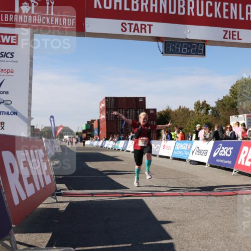 03.10.2025 - Köhlbrandbrückenlauf Lena Gebhardt http://msf.ph/oto/9080960 03.10.2025 13:46:29 Ziel 5900 meine-sportfotos.de