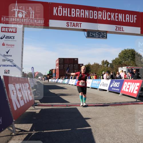03.10.2025 - Köhlbrandbrückenlauf Lena Gebhardt http://msf.ph/oto/9080968 03.10.2025 13:46:29 Ziel 5900 meine-sportfotos.de