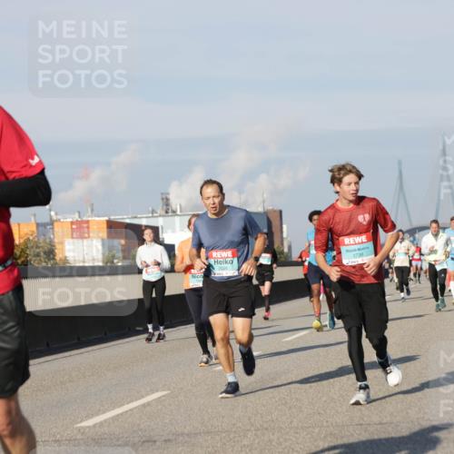 03.10.2025 - Köhlbrandbrückenlauf Jannik Wohlers http://msf.ph/oto/9080973 03.10.2025 09:54:25 Position 3 1375, 3738, 2026 meine-sportfotos.de