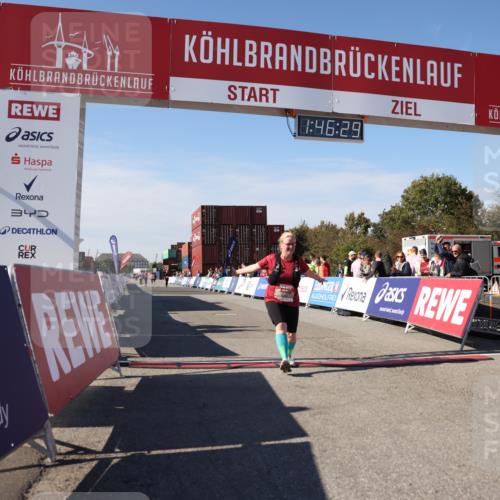 03.10.2025 - Köhlbrandbrückenlauf Lena Gebhardt http://msf.ph/oto/9080977 03.10.2025 13:46:29 Ziel 5900 meine-sportfotos.de