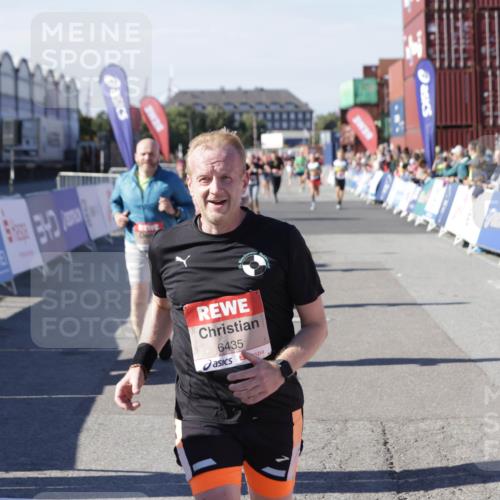 03.10.2025 - Köhlbrandbrückenlauf Jannik Wohlers http://msf.ph/oto/9080980 03.10.2025 13:17:56 Ziel 4333, 4366, 4679, 4682, 4829, 5129, 5168, 5685, 5731, 5732, 5917, 6153, 6435, 6485 meine-sportfotos.de