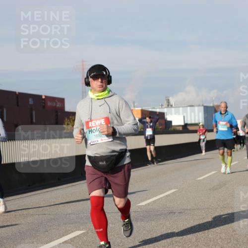 03.10.2025 - Köhlbrandbrückenlauf Jannik Wohlers http://msf.ph/oto/9080981 03.10.2025 10:02:11 Position 3 1692 meine-sportfotos.de
