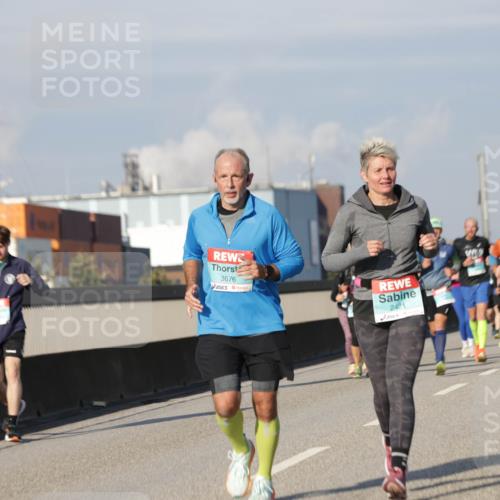 03.10.2025 - Köhlbrandbrückenlauf Jannik Wohlers http://msf.ph/oto/9080988 03.10.2025 10:02:12 Position 3 3676, 2421, 1538 meine-sportfotos.de