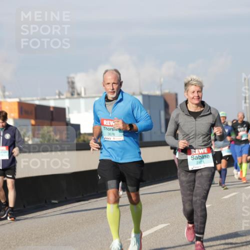 03.10.2025 - Köhlbrandbrückenlauf Jannik Wohlers http://msf.ph/oto/9080995 03.10.2025 10:02:12 Position 3 3676, 2421 meine-sportfotos.de