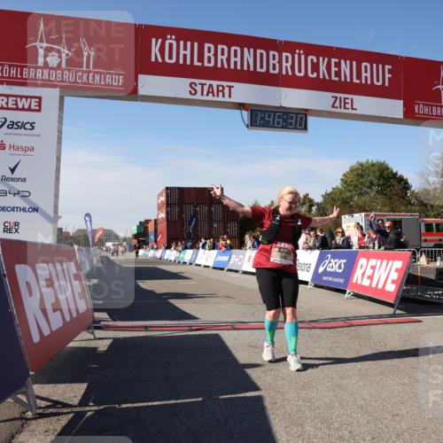03.10.2025 - Köhlbrandbrückenlauf Lena Gebhardt http://msf.ph/oto/9081011 03.10.2025 13:46:30 Ziel 5900 meine-sportfotos.de
