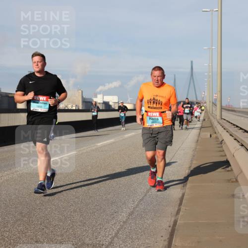 03.10.2025 - Köhlbrandbrückenlauf Lena Gebhardt http://msf.ph/oto/9081041 03.10.2025 10:04:06 Position 2 1855, 12, 1853 meine-sportfotos.de