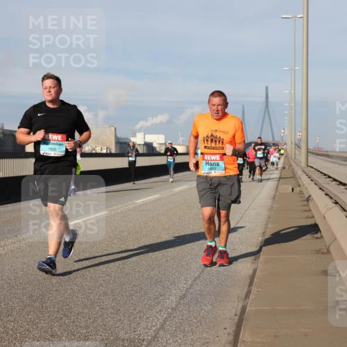 03.10.2025 - Köhlbrandbrückenlauf Lena Gebhardt http://msf.ph/oto/9081050 03.10.2025 10:04:06 Position 2 1855, 12, 1853 meine-sportfotos.de