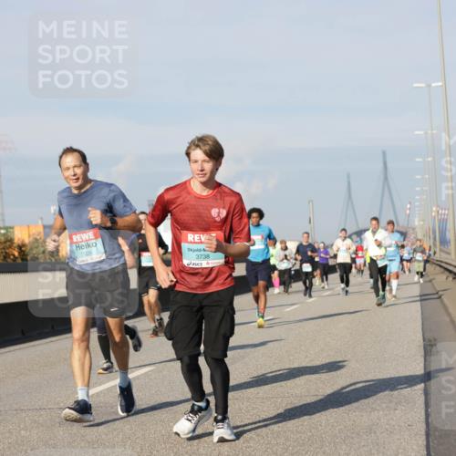 03.10.2025 - Köhlbrandbrückenlauf Jannik Wohlers http://msf.ph/oto/9081060 03.10.2025 09:54:26 Position 3 207, 2026, 3738 meine-sportfotos.de