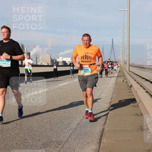 03.10.2025 - Köhlbrandbrückenlauf Lena Gebhardt http://msf.ph/oto/9081065 03.10.2025 10:04:06 Position 2 1855, 12, 1853 meine-sportfotos.de