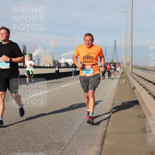 03.10.2025 - Köhlbrandbrückenlauf Lena Gebhardt http://msf.ph/oto/9081074 03.10.2025 10:04:06 Position 2 1855, 12, 1853 meine-sportfotos.de