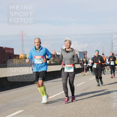03.10.2025 - Köhlbrandbrückenlauf Jannik Wohlers http://msf.ph/oto/9081086 03.10.2025 10:02:14 Position 3 3676, 2421 meine-sportfotos.de