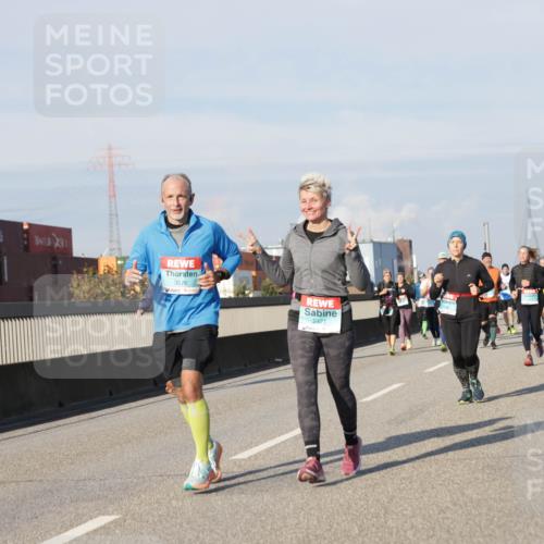 03.10.2025 - Köhlbrandbrückenlauf Jannik Wohlers http://msf.ph/oto/9081094 03.10.2025 10:02:14 Position 3 3676, 2421 meine-sportfotos.de