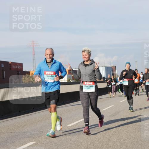 03.10.2025 - Köhlbrandbrückenlauf Jannik Wohlers http://msf.ph/oto/9081099 03.10.2025 10:02:14 Position 3 3676, 2421 meine-sportfotos.de