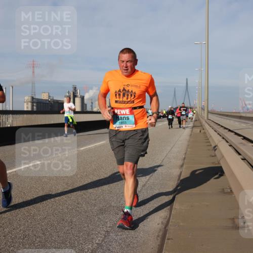 03.10.2025 - Köhlbrandbrückenlauf Lena Gebhardt http://msf.ph/oto/9081102 03.10.2025 10:04:07 Position 2 1855, 1853 meine-sportfotos.de