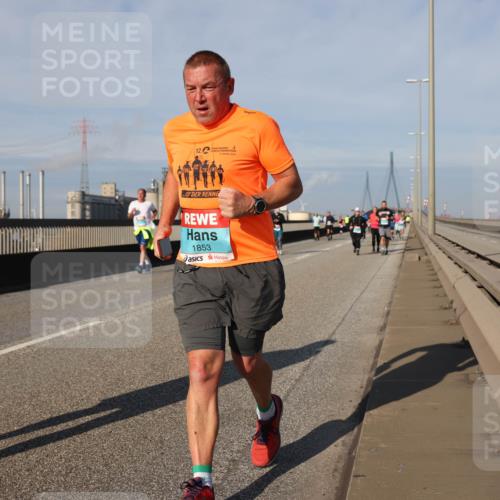 03.10.2025 - Köhlbrandbrückenlauf Lena Gebhardt http://msf.ph/oto/9081107 03.10.2025 10:04:07 Position 2 12, 9, 1853 meine-sportfotos.de