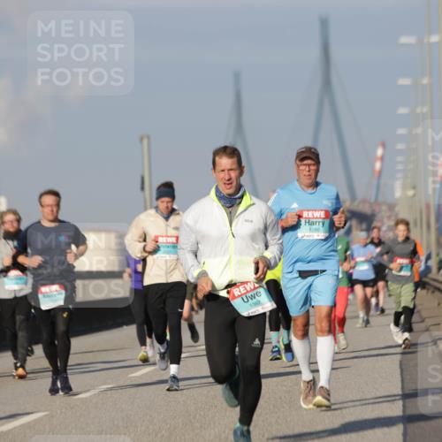 03.10.2025 - Köhlbrandbrückenlauf Jannik Wohlers http://msf.ph/oto/9081124 03.10.2025 09:54:29 Position 3 1286, 1367 meine-sportfotos.de