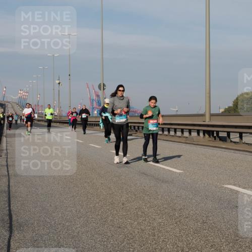 03.10.2025 - Köhlbrandbrückenlauf Fabian Wolf http://msf.ph/oto/9081139 03.10.2025 10:17:51 Position 3  meine-sportfotos.de