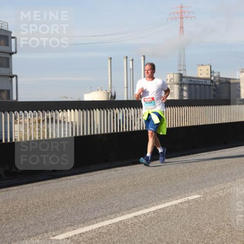03.10.2025 - Köhlbrandbrückenlauf Lena Gebhardt http://msf.ph/oto/9081149 03.10.2025 10:04:09 Position 2  meine-sportfotos.de