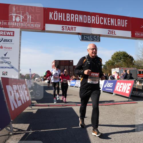 03.10.2025 - Köhlbrandbrückenlauf Lena Gebhardt http://msf.ph/oto/9081160 03.10.2025 13:46:50 Ziel 5275, 5295, 5372, 5388, 5759 meine-sportfotos.de