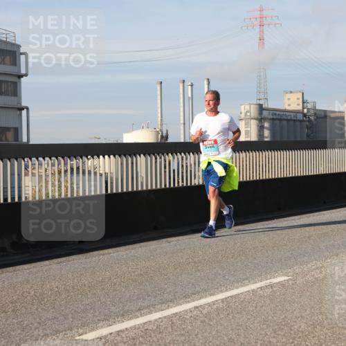 03.10.2025 - Köhlbrandbrückenlauf Lena Gebhardt http://msf.ph/oto/9081162 03.10.2025 10:04:09 Position 2  meine-sportfotos.de