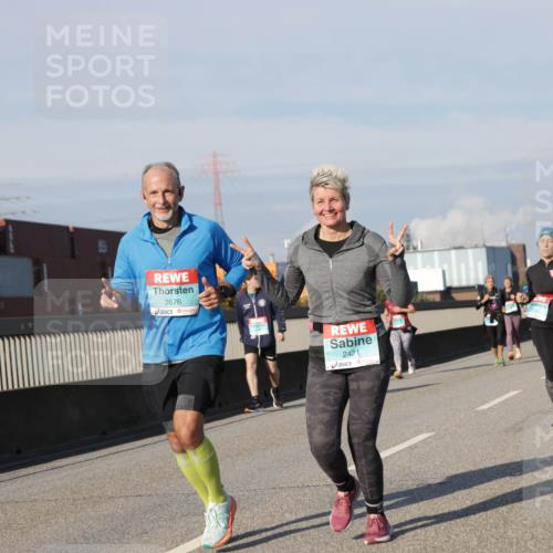 03.10.2025 - Köhlbrandbrückenlauf Jannik Wohlers http://msf.ph/oto/9081164 03.10.2025 10:02:15 Position 3 3676, 2421 meine-sportfotos.de