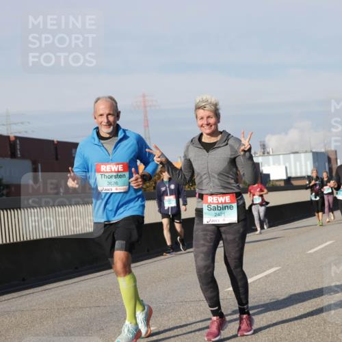 03.10.2025 - Köhlbrandbrückenlauf Jannik Wohlers http://msf.ph/oto/9081171 03.10.2025 10:02:15 Position 3 17, 3676, 2421 meine-sportfotos.de