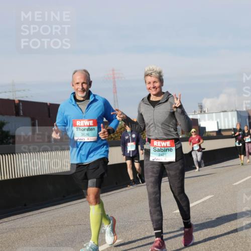 03.10.2025 - Köhlbrandbrückenlauf Jannik Wohlers http://msf.ph/oto/9081176 03.10.2025 10:02:15 Position 3 3676, 2421 meine-sportfotos.de