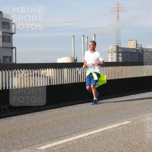 03.10.2025 - Köhlbrandbrückenlauf Lena Gebhardt http://msf.ph/oto/9081179 03.10.2025 10:04:09 Position 2  meine-sportfotos.de