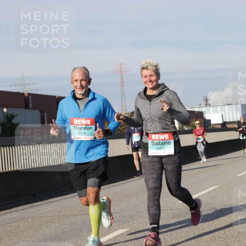 03.10.2025 - Köhlbrandbrückenlauf Jannik Wohlers http://msf.ph/oto/9081182 03.10.2025 10:02:15 Position 3 3676, 2421 meine-sportfotos.de