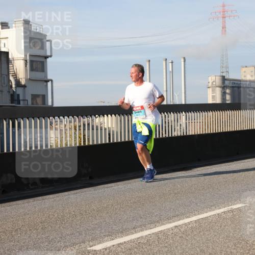 03.10.2025 - Köhlbrandbrückenlauf Lena Gebhardt http://msf.ph/oto/9081185 03.10.2025 10:04:09 Position 2 2417 meine-sportfotos.de
