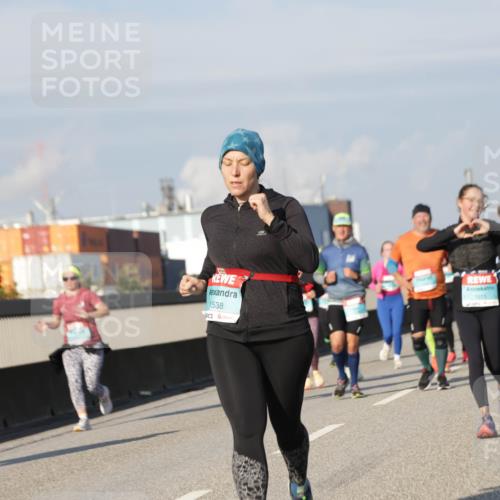 03.10.2025 - Köhlbrandbrückenlauf Jannik Wohlers http://msf.ph/oto/9081203 03.10.2025 10:02:16 Position 3 1538, 1615 meine-sportfotos.de