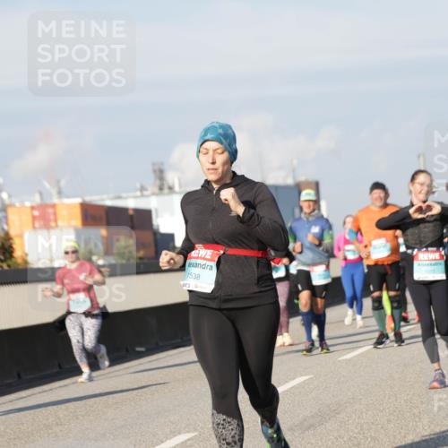 03.10.2025 - Köhlbrandbrückenlauf Jannik Wohlers http://msf.ph/oto/9081208 03.10.2025 10:02:16 Position 3 1538, 1615 meine-sportfotos.de