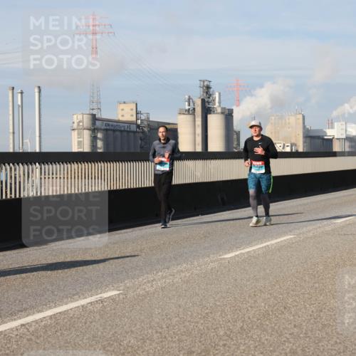 03.10.2025 - Köhlbrandbrückenlauf Lena Gebhardt http://msf.ph/oto/9081229 03.10.2025 10:04:11 Position 2  meine-sportfotos.de