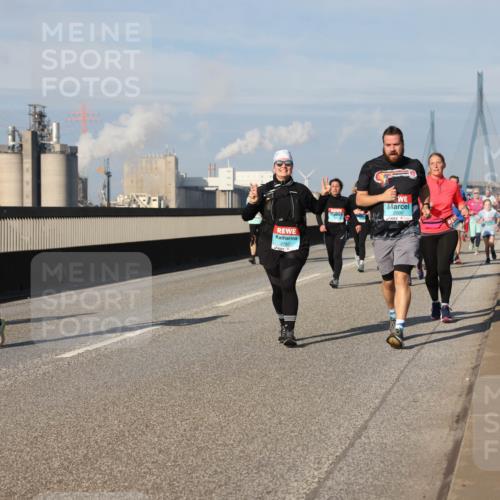 03.10.2025 - Köhlbrandbrückenlauf Lena Gebhardt http://msf.ph/oto/9081252 03.10.2025 10:04:12 Position 2 2787, 2000 meine-sportfotos.de