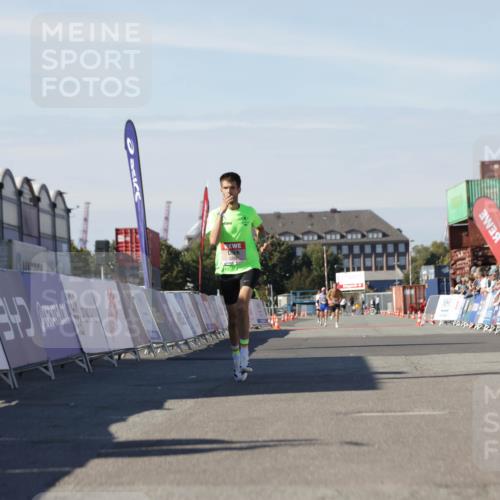 03.10.2025 - Köhlbrandbrückenlauf Jannik Wohlers http://msf.ph/oto/9081269 03.10.2025 12:50:36 Ziel 6248 meine-sportfotos.de