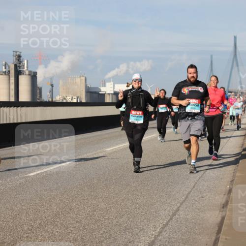 03.10.2025 - Köhlbrandbrückenlauf Lena Gebhardt http://msf.ph/oto/9081270 03.10.2025 10:04:12 Position 2 1875, 2787 meine-sportfotos.de