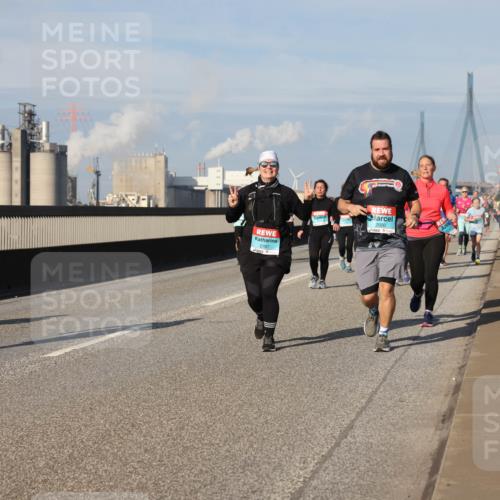 03.10.2025 - Köhlbrandbrückenlauf Lena Gebhardt http://msf.ph/oto/9081274 03.10.2025 10:04:12 Position 2 2787, 2000 meine-sportfotos.de