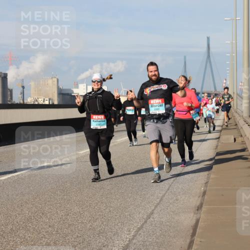 03.10.2025 - Köhlbrandbrückenlauf Lena Gebhardt http://msf.ph/oto/9081277 03.10.2025 10:04:13 Position 2 2787, 2000, 10 meine-sportfotos.de