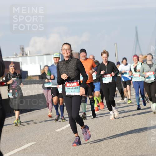 03.10.2025 - Köhlbrandbrückenlauf Jannik Wohlers http://msf.ph/oto/9081294 03.10.2025 10:02:18 Position 3 1615 meine-sportfotos.de