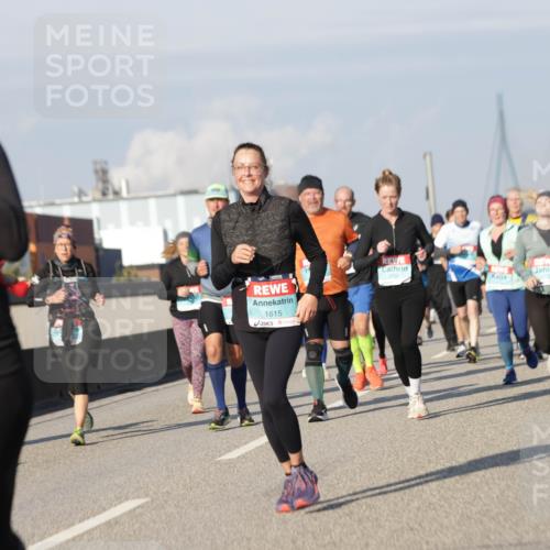 03.10.2025 - Köhlbrandbrückenlauf Jannik Wohlers http://msf.ph/oto/9081302 03.10.2025 10:02:18 Position 3 1615, 2051 meine-sportfotos.de