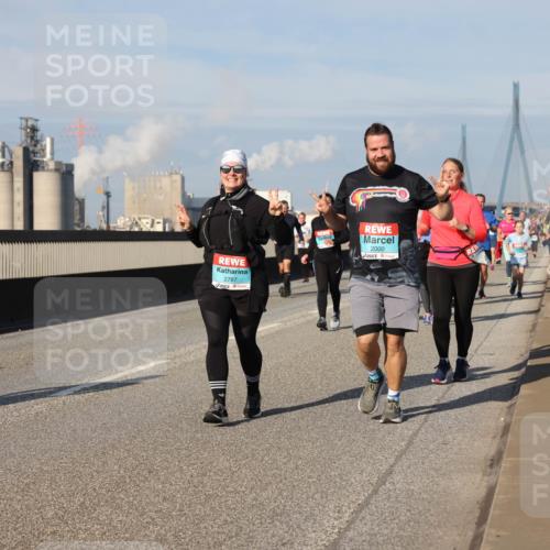 03.10.2025 - Köhlbrandbrückenlauf Lena Gebhardt http://msf.ph/oto/9081308 03.10.2025 10:04:13 Position 2 2787, 2000 meine-sportfotos.de