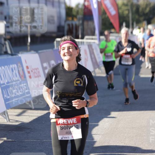 03.10.2025 - Köhlbrandbrückenlauf Jannik Wohlers http://msf.ph/oto/9081312 03.10.2025 13:18:02 Ziel 4333, 4366, 4620, 4682, 4950, 5129, 5209, 6153, 6326, 6435, 6633, 6634 meine-sportfotos.de