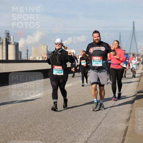 03.10.2025 - Köhlbrandbrückenlauf Lena Gebhardt http://msf.ph/oto/9081319 03.10.2025 10:04:13 Position 2 2787, 2000 meine-sportfotos.de