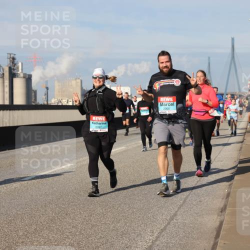 03.10.2025 - Köhlbrandbrückenlauf Lena Gebhardt http://msf.ph/oto/9081325 03.10.2025 10:04:13 Position 2 2787, 2000 meine-sportfotos.de