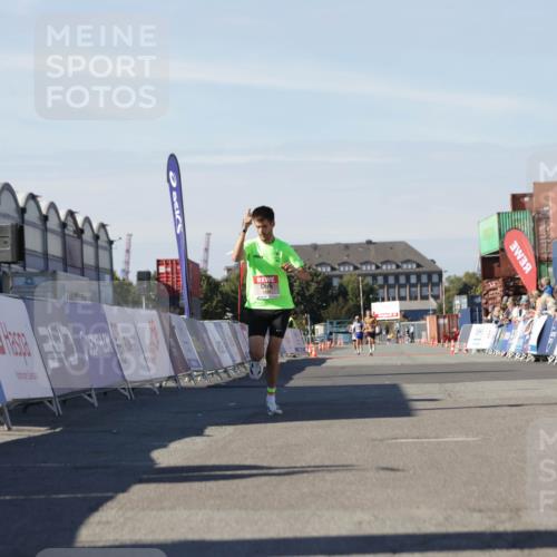 03.10.2025 - Köhlbrandbrückenlauf Jannik Wohlers http://msf.ph/oto/9081332 03.10.2025 12:50:36 Ziel 6248 meine-sportfotos.de