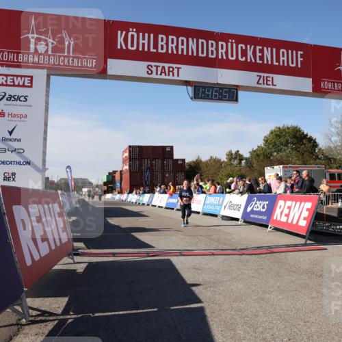 03.10.2025 - Köhlbrandbrückenlauf Lena Gebhardt http://msf.ph/oto/9081341 03.10.2025 13:46:58 Ziel 5275, 5295, 5372, 5388, 5759, 6558 meine-sportfotos.de