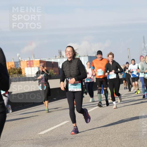 03.10.2025 - Köhlbrandbrückenlauf Jannik Wohlers http://msf.ph/oto/9081345 03.10.2025 10:02:18 Position 3 8, 1615 meine-sportfotos.de