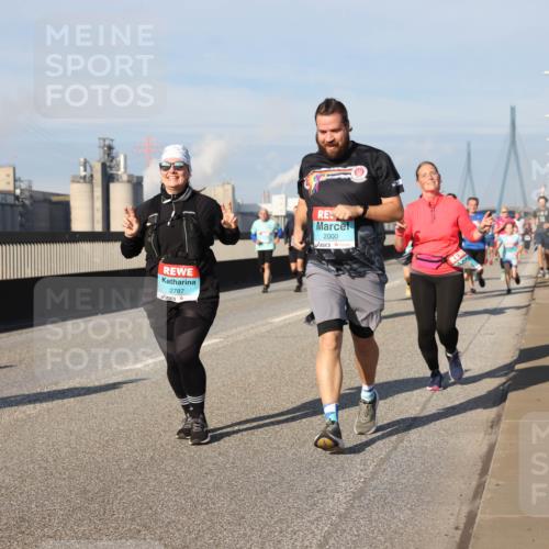 03.10.2025 - Köhlbrandbrückenlauf Lena Gebhardt http://msf.ph/oto/9081379 03.10.2025 10:04:14 Position 2 2787, 2000 meine-sportfotos.de